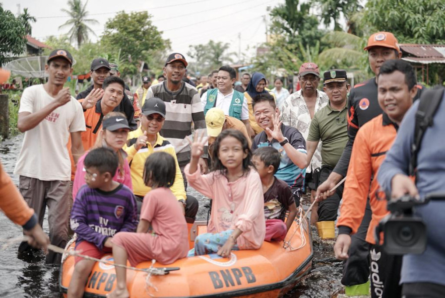 Bupati Rohil Pantau beberapa lokasi Rohil Terendam Banjir