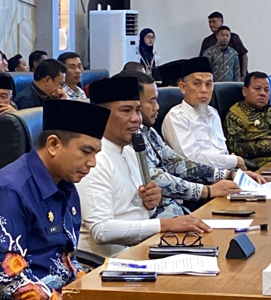Jalan Nasional Lintas Bono Rusak, Bupati H Zukri Minta Perhatian Khusus Dari Gubernur Riau