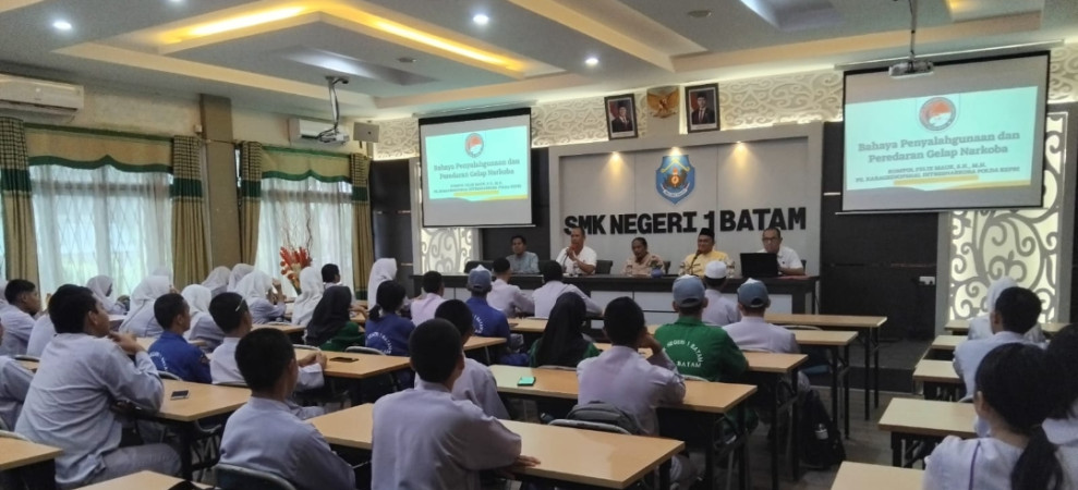 Bersama JMSI, Ditnarkoba Polda Kepri Sosialisasikan Bahaya Narkoba ke Siswa SMKN I Batam