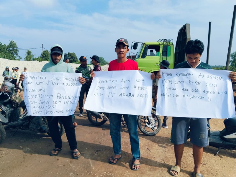Keluarga Besar Ali Usman Demo di Pelabuhan PT Arara Abadi, Tuntut Pengembalian Lahan
