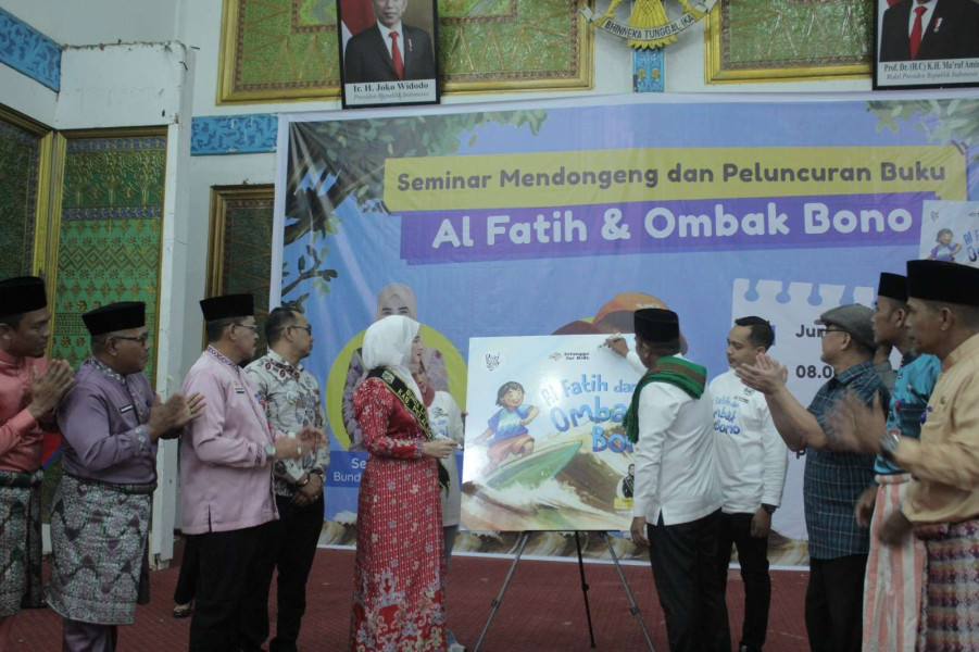 Bunda Paud Pelalawan Sella Pitaloka Luncurkan Buku 'Al Fatih dan Ombak Bono'