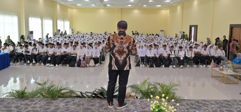 Abdul Wahid Berikan Motivasi Maba Ikes Payung Negri Agar Mandiri dan Disiplin