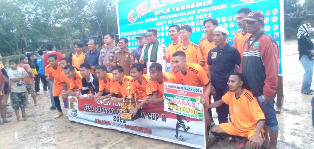 Modal Kompak, Tim Sepak Bola Pemuda Desa Telayap Raih Juara 3 Turnamen Pangkalan Panduk