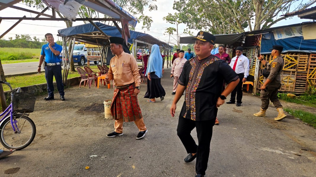Diberikan Waktu 14 Hari, Camat Pangkalan Kerinci Himbau Pemilik Warung Kaki Lima di Jalur Bakti Praja Dibongkar