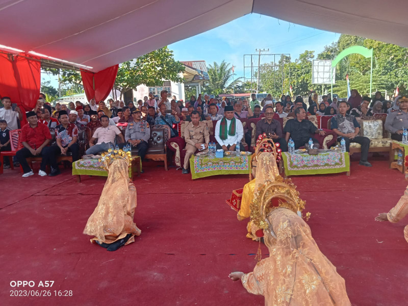 CSR PT Musim Mas, Bupati Zukri Resmikan Penggunaan Jembatan dan Balai Pertemuan Baselo Desa Talau