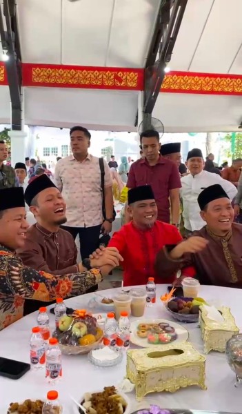 Rayakan Idul Fitri, Bupati H Zukri Halal Bihalal dengan Gubernur Riau