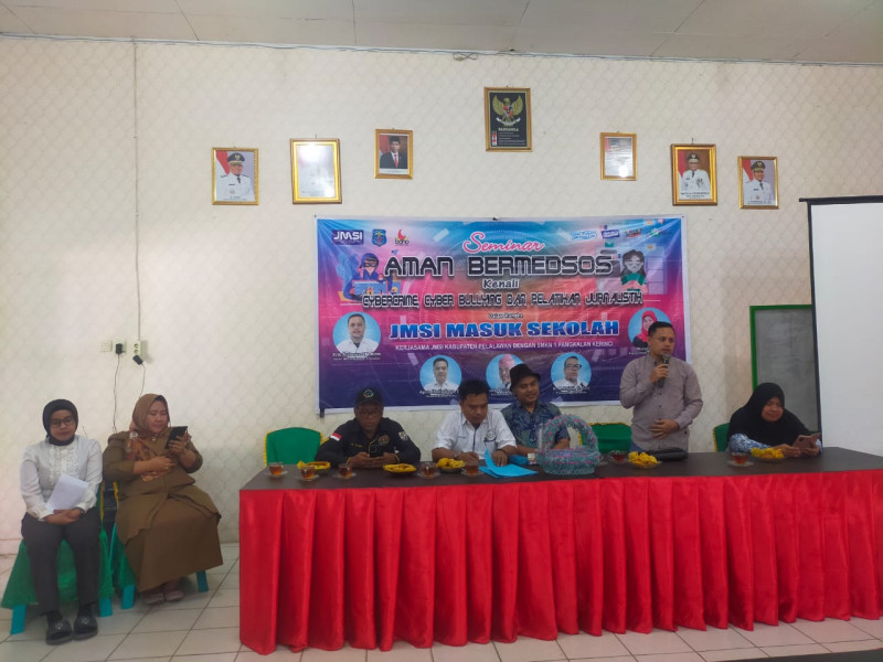 Puluhan Siswa SMK Negeri 1 Pangkalan Kerinci Ikuti Pelatihan Jurnalistik