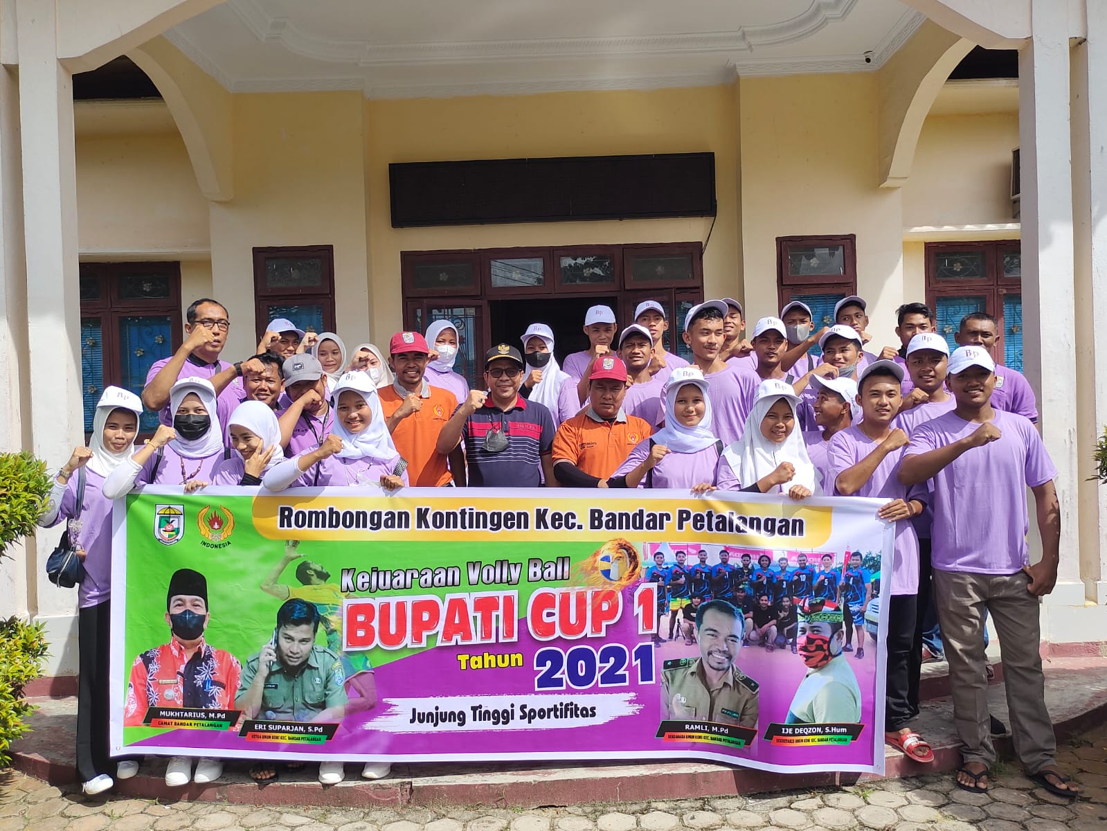 Camat Bandar Petalangan Lepas Tim Volly di Ajang Volly Ball Bupati Cup I Tahun 2021