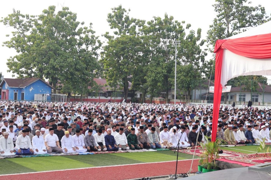 Idul Adha di Pelalawan Penuh Kebersamaan, Bupati Zukri Ajak Warga Perkuat Gotong Royong