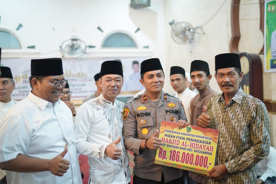 Safari Ramadhan di Batu Hampar, Bupati Rohil Mengajak Generasi Muda Meramaikan Masjid