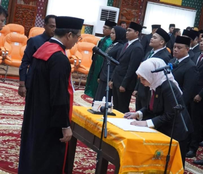 45 Anggota DPRD Rohil Resmi di Lantik Periode 2024 2029 , Ini Nama Namanya