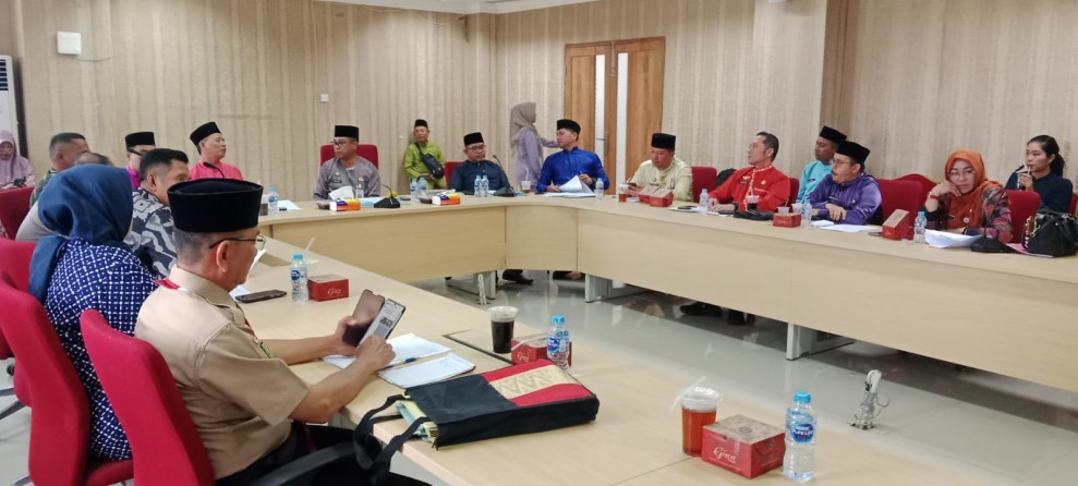 Sekda Pimpin Rakor, Pemkab Rohil Matangkan Jadwal Rangkaian HUT RI Ke 80
