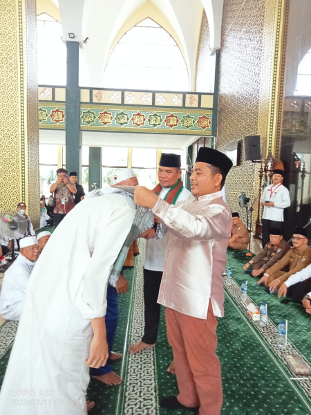 Bupati H Zukri Bersama Wabup Nasar Sambut Kepulangan Jemaah Haji di Masjid Ulul Azmi