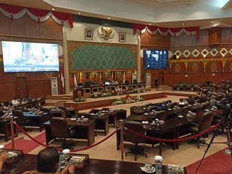Sidang Paripurna DPRD Riau Sampaikan Rekomendasi Perusahaan yang Bermasalah