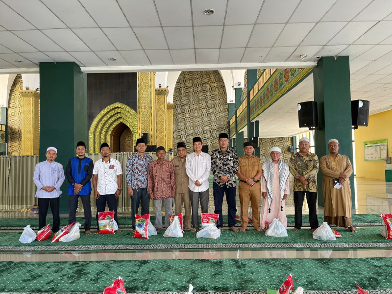 Berbagi Berkah Ramadhan, Alumni Universitas Gadjah Mada Bagi-Bagi Sembako Untuk Guru Tahfiz