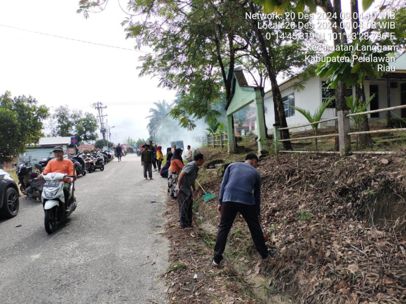 Momen HKSN 2024, Forkopimcam Langgam Gelar Gotongroyong Dengan Tujuan Tumbukan  Solidaritas Sosial