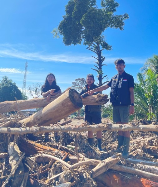 Himadikum dan MAPALA UMRI Tinjau Langsung Dampak Banjir di Desa Garoga Tapanuli Selatan
