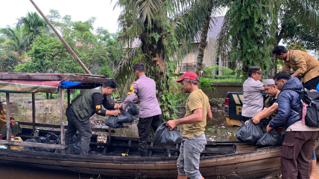 Dikomandoi HIPMAWAN, Kolaborasi DKR dan IPMKPK Salurkan Bantuan Paket Sembako Korban Banjir