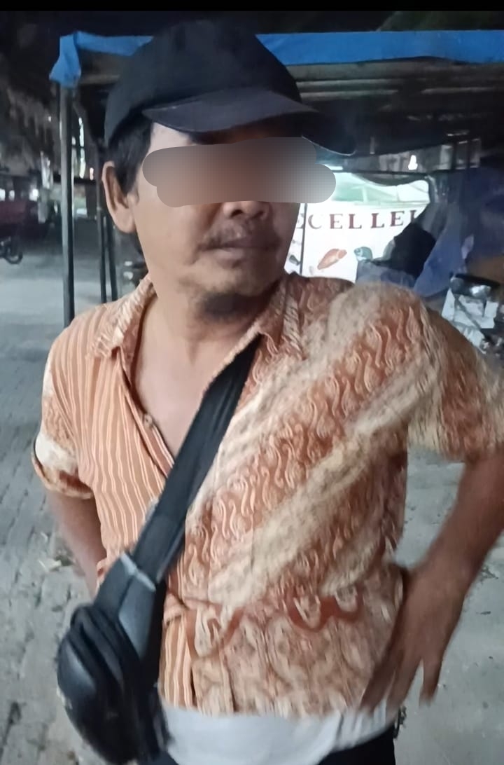 Diduga Tak Kantongi Identitas Resmi, Oknum Jukir Paksa Pemotor Bayar Parkir di Depan Tokoh Toserba 600 Pangkalan Kerinci