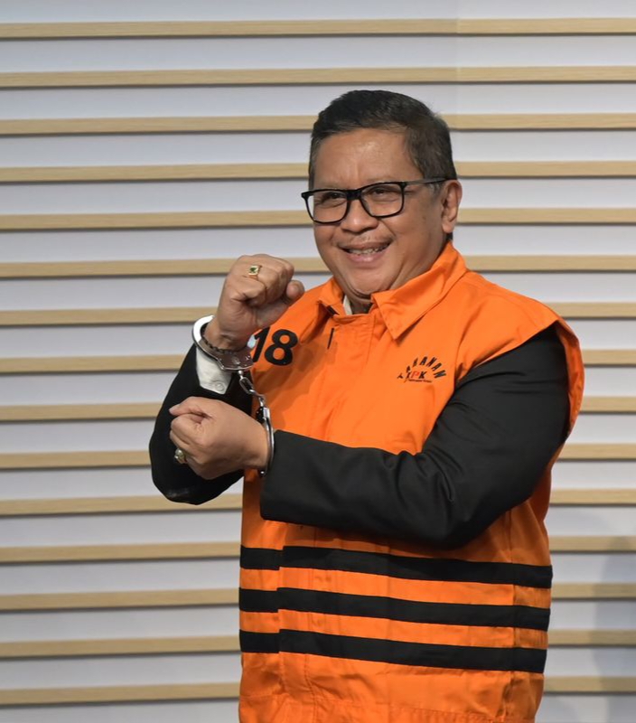 Menggunakan Rompi Orange, KPK Resmi Tahan Hasto Kristiyanto Sekjen PDIP