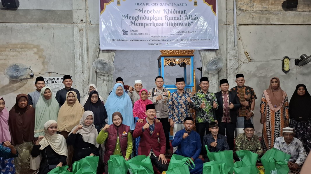 Safari Masjid HIMA Persis Pelalawan: Dari Bersih-Bersih Masjid hingga Santuni 15 Lansia