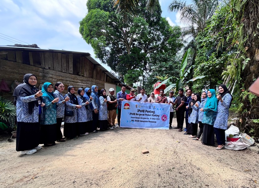 Baznas Pelalawan dan DPC IpeKB Serahkan Jamban Sehat: Wujud Nyata Perangi Stunting di Desa Rawang Sari