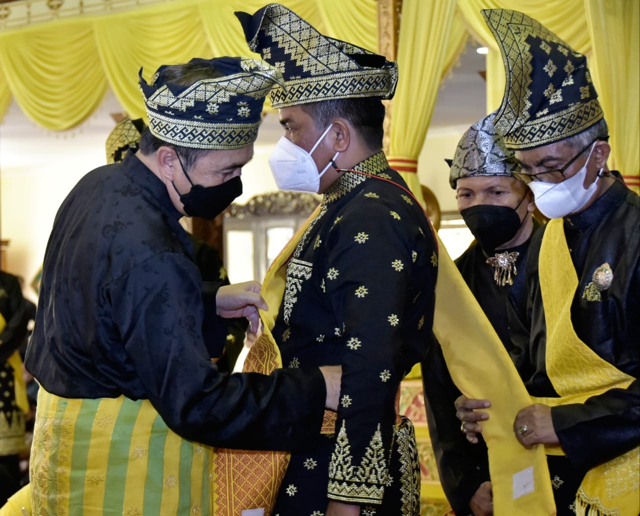 Gubernur Riau Syamsuar Harapankan di Penambalan Gelar Adat Datuk Setia Amanah