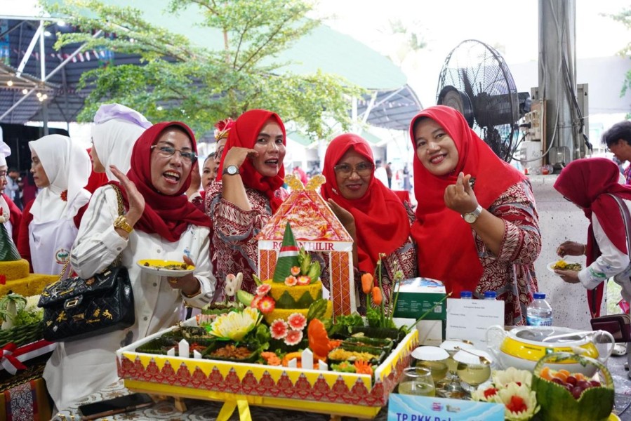 Rohil Juara II Lomba Menghias Tumpeng Tingkat Provinsi Riau