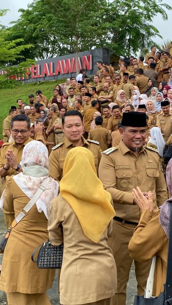 Pemkab Pelalawan Jadikan Momen Apel Perdana Pasca Liburan Idul Fitri Gelar Halal Bihalal