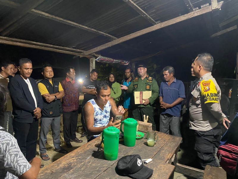 Forkopimcam Bandar Seikijang Gencar Patroli Malam Sasar Warung Diduga Penyedia Minuman Miras