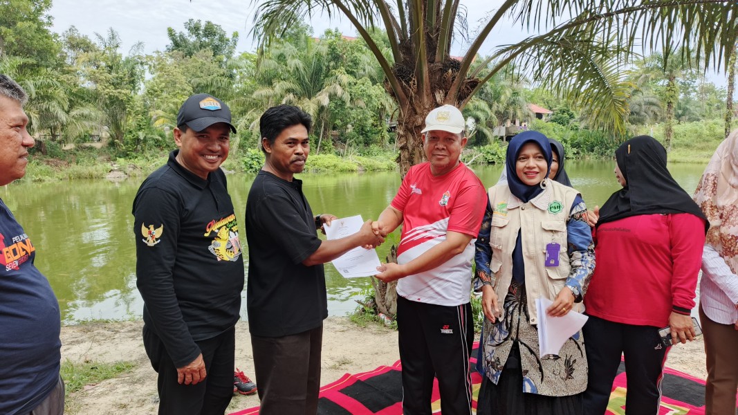 Pemkab Pelalawan Dukung Penguatan Produk Halal, 7 UMKM Terima Sertifikat Halal BPJPH RI