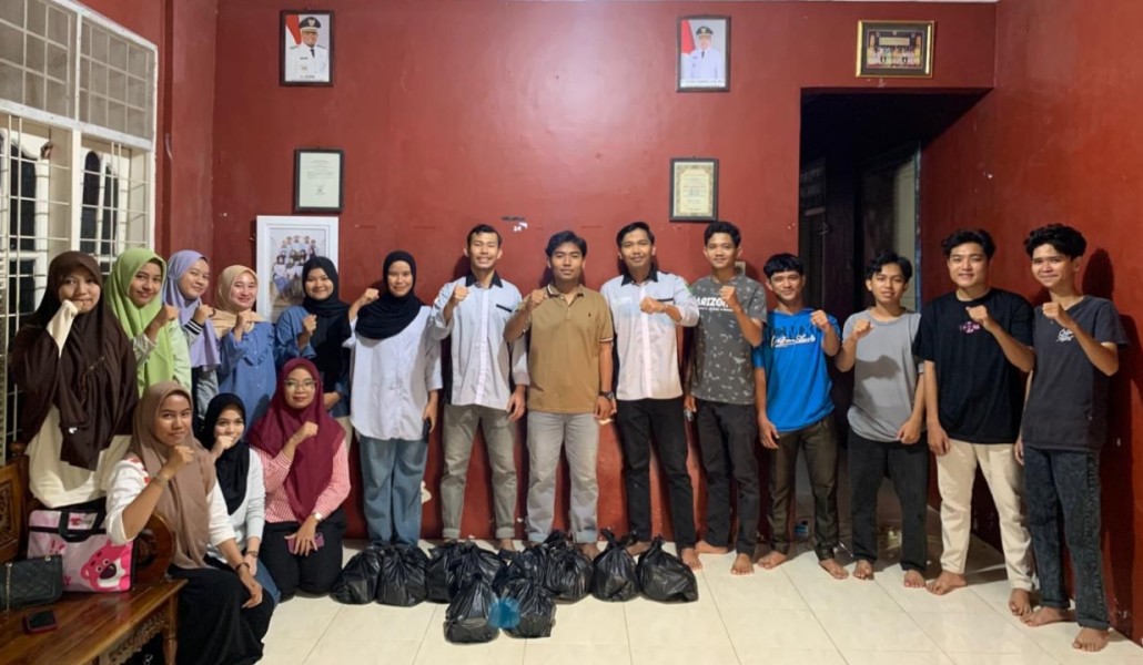 Bupati Pelalawan Salurkan Bantuan untuk IPMAPEL di Sumatera Barat