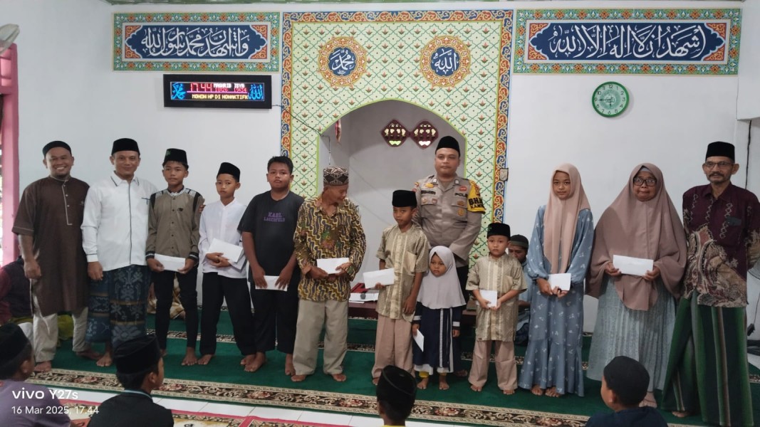 Ramadhan Penuh Berkah, Pemdes Bukit Gajah Santuni Anak Yatim-piatu dan Lansia