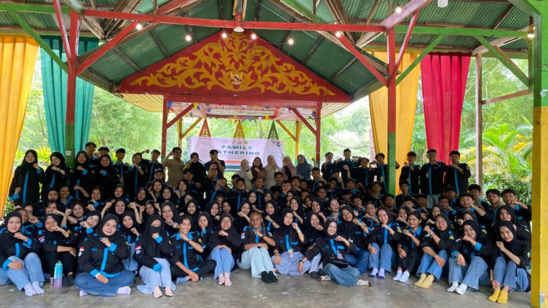 Hangatkan Kebersamaan, HimAgrotek Gelar Family Gathering Meriah di Alam Mayang