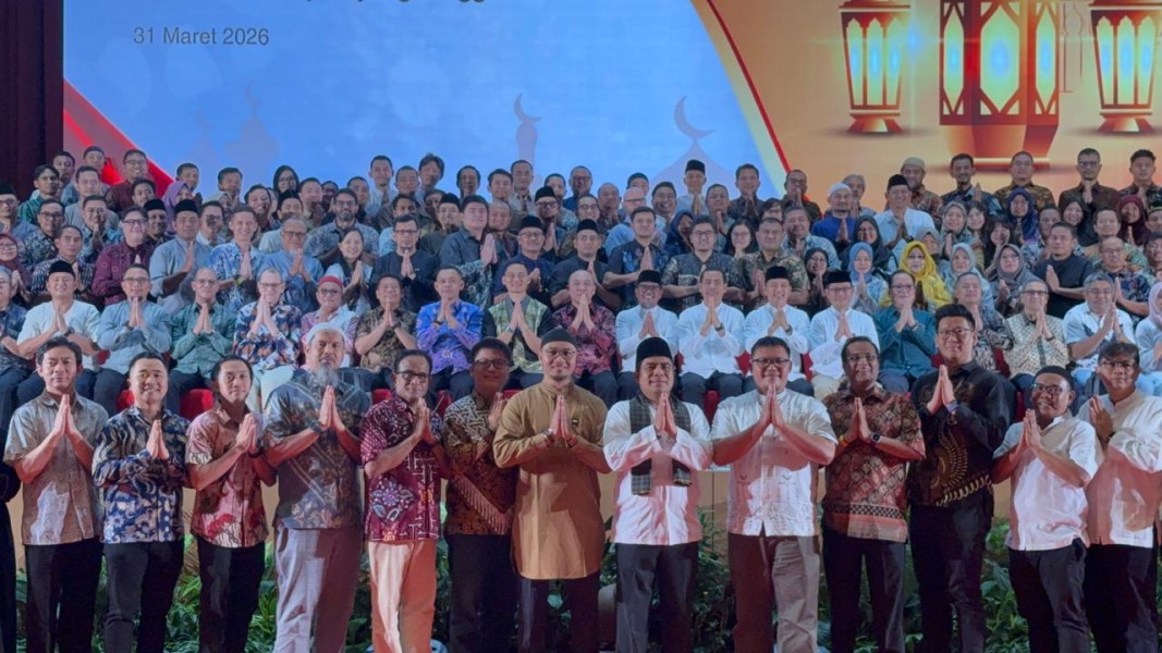 Bupati Zukri Hadiri Halal Bihalal APRIL Group, Dorong Hilirisasi dan Penguatan Ekonomi Pelalawan