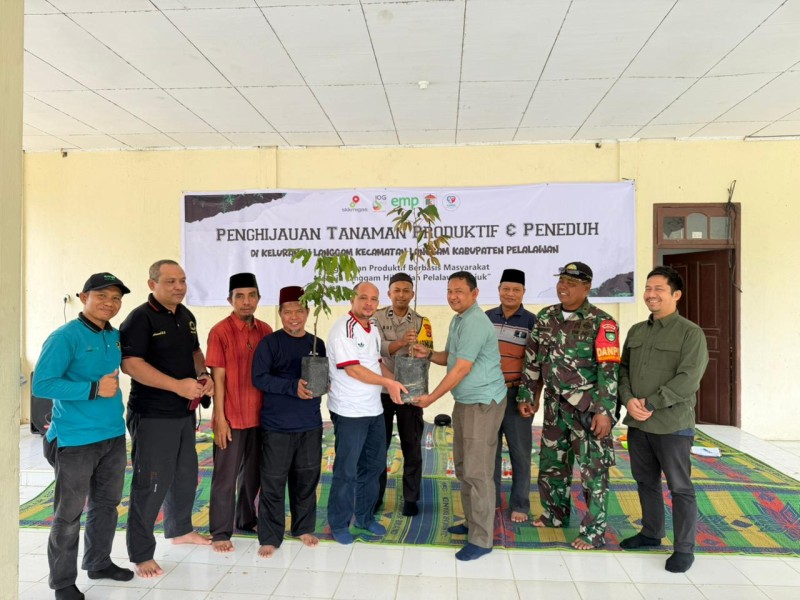 EMP Bentu Limited Bersama Pemerintah Kecamatan Langgam dan Korek Tanam 1.000 Pohon