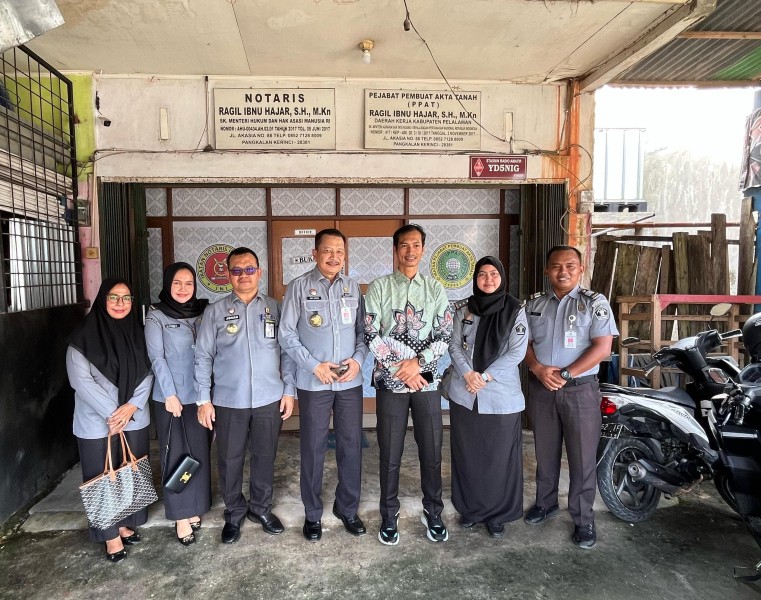 Usai Bertemu Bupati H Zukri, Kepala Kanwil Kemenkum Riau Berkunjung Ke kantor Notaris Ragil Ibnu Hajar