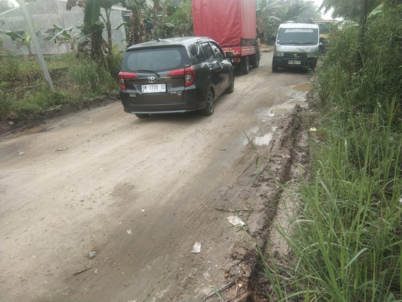 Belum Sebulan Diperbaiki, Jalan Datuk Bandar Rusak Lagi Akibat Pengalihan Arus, Warga Tagih Tanggung Jawab
