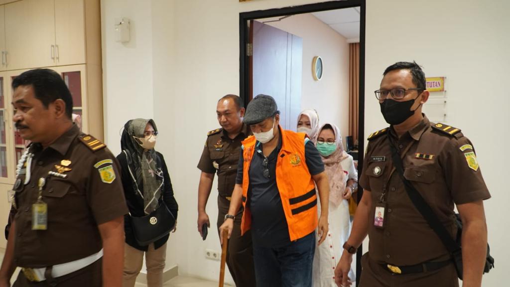 Dugaan Tindak Pidana Korupsi, Mantan Bupati Inhil IMA Resmi Ditahan Kejati Riau