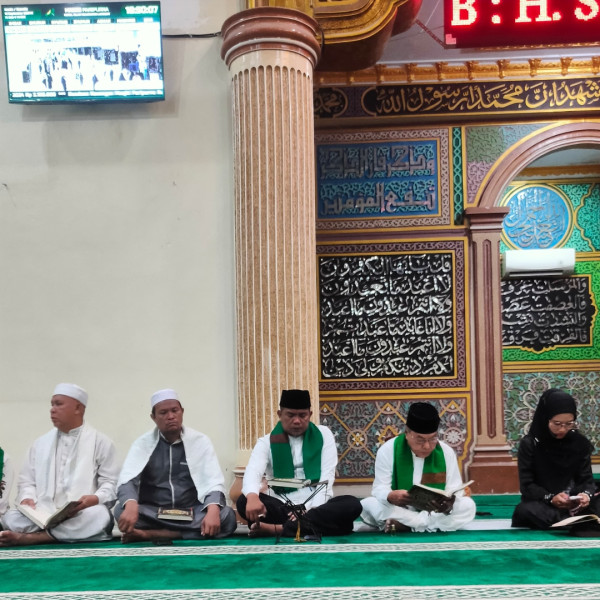 Lewat Program Magrib Mengaji, Bupati Zukri Bersafari Dakwah ke Langgam