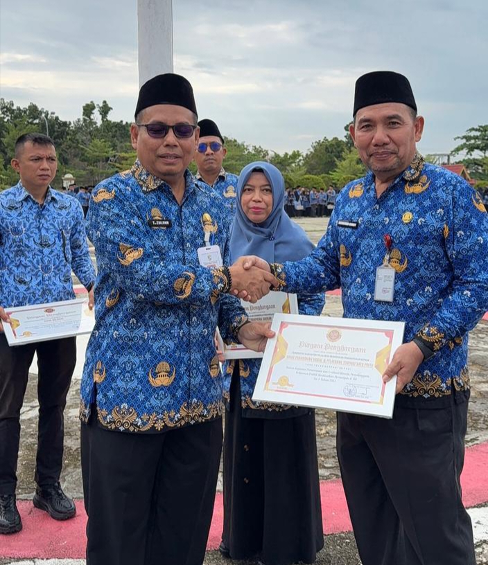 Sekda Pelalawan Pimpin Upacara Peringatan Hari Ibu ke-97 Tahun 2025