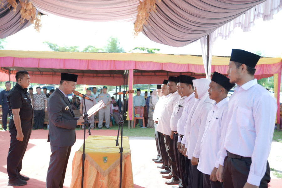 Di Balai Jaya ,Bupati lantik Jabatan Struktural Pengawas, Pjs Penghulu dan Kapus