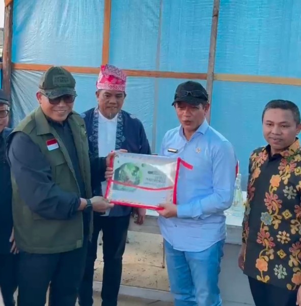 Bupati Pelalawan Bersama Gubernur Riau Dampingi Menteri LHK Tinjau Restorasi TNTN