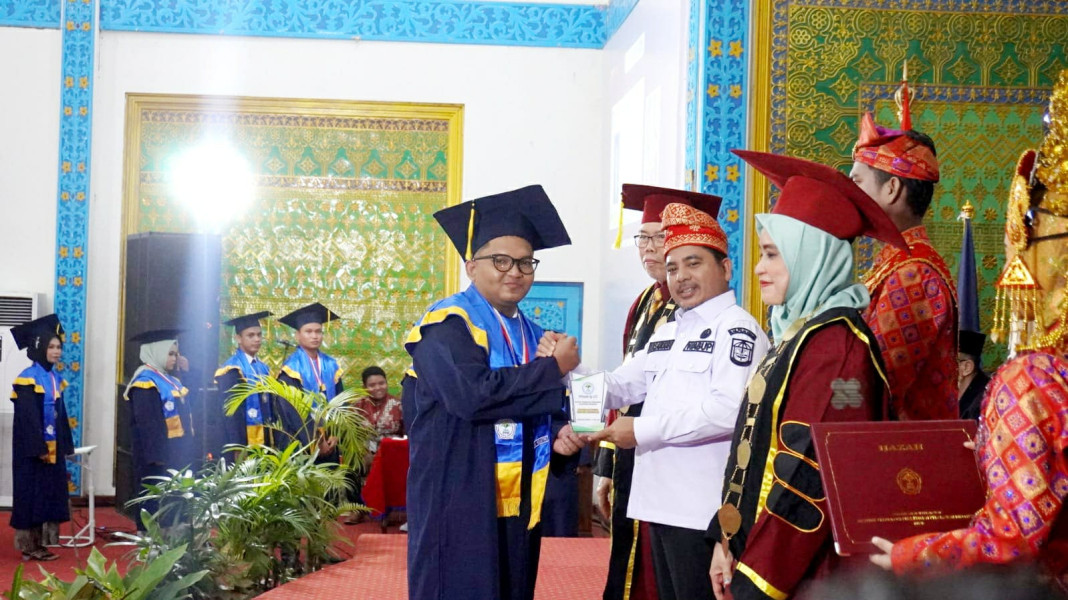 Prof Tengku Dahril Resmi Jabat Rektor ITP2I Pada Wisuda Ke III