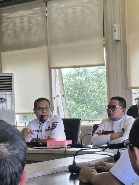 Bupati Zukri Pimpin Rapat Optimalisasi Pengentasan Kemiskinan Ekstrem 2025