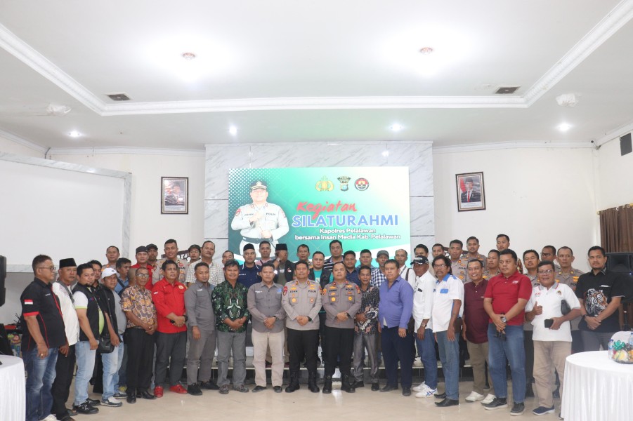 Silaturahmi Dengan Insan Pers, Kapolres AKBP Jhon Ajak Media Bersinergi Ciptakan Pelalawan yang Aman dan Damai